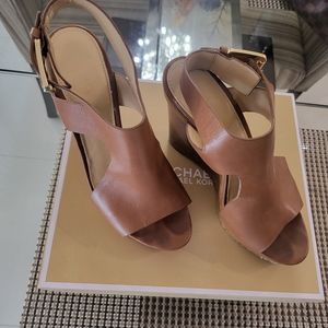 MK leather wedge sz 6.5